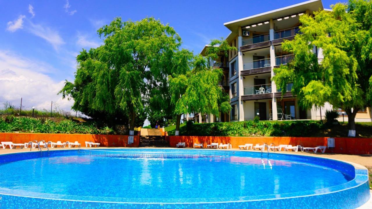 Морски Апартаменти Джулай Морнинг - July Morning Sea View Apartments Καβάρνα Εξωτερικό φωτογραφία