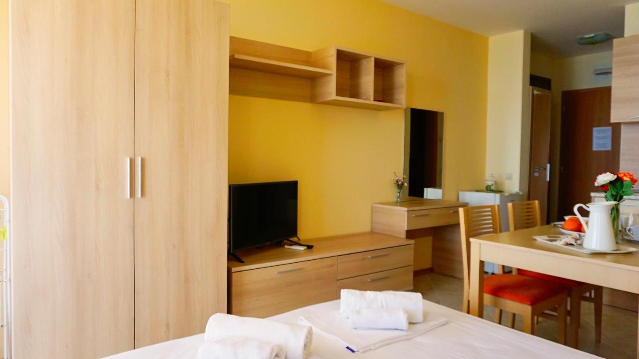 Морски Апартаменти Джулай Морнинг - July Morning Sea View Apartments Καβάρνα Εξωτερικό φωτογραφία