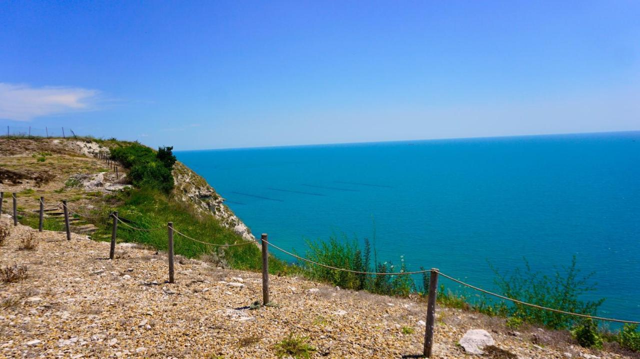 Морски Апартаменти Джулай Морнинг - July Morning Sea View Apartments Καβάρνα Εξωτερικό φωτογραφία