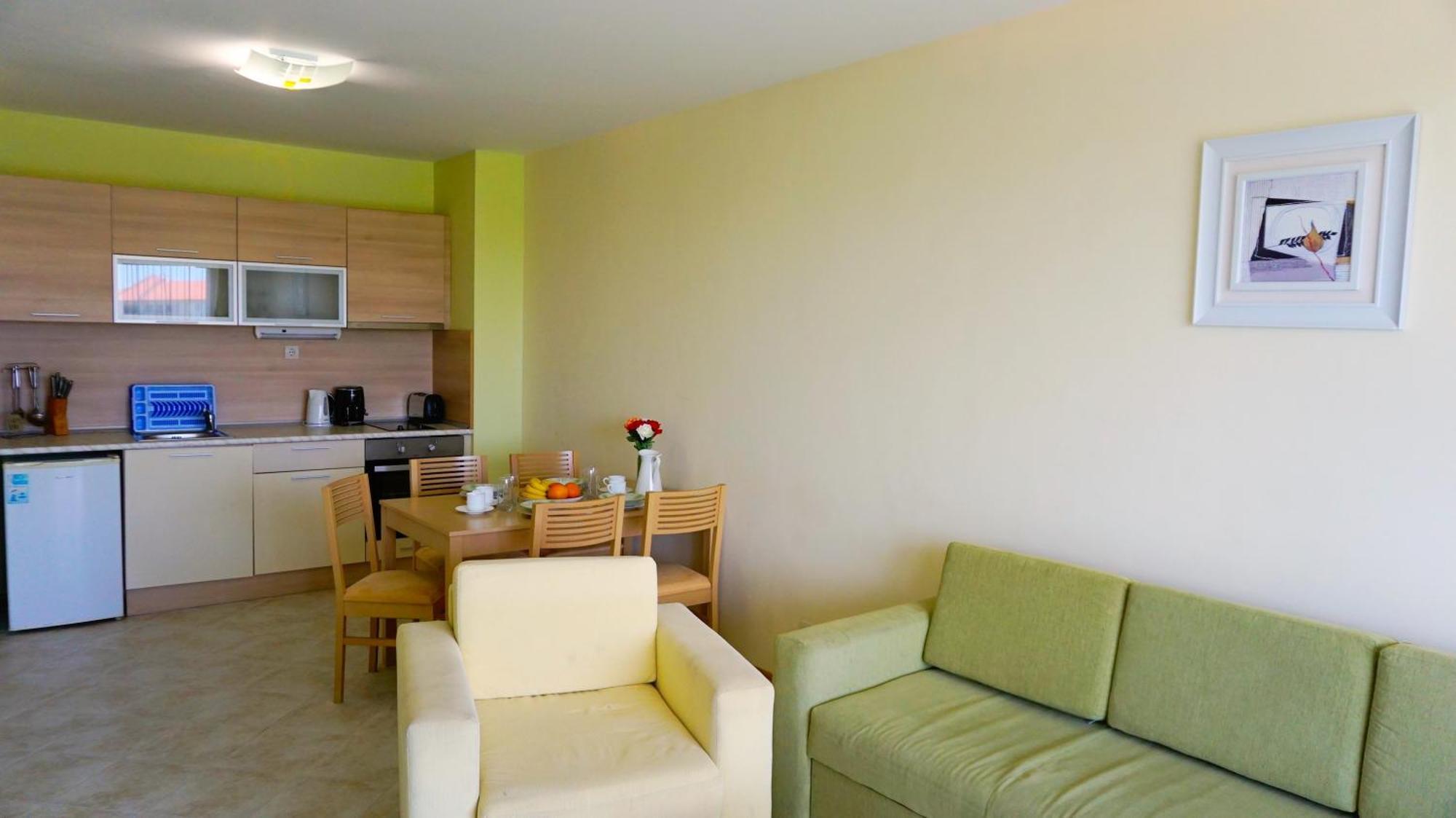Морски Апартаменти Джулай Морнинг - July Morning Sea View Apartments Καβάρνα Δωμάτιο φωτογραφία