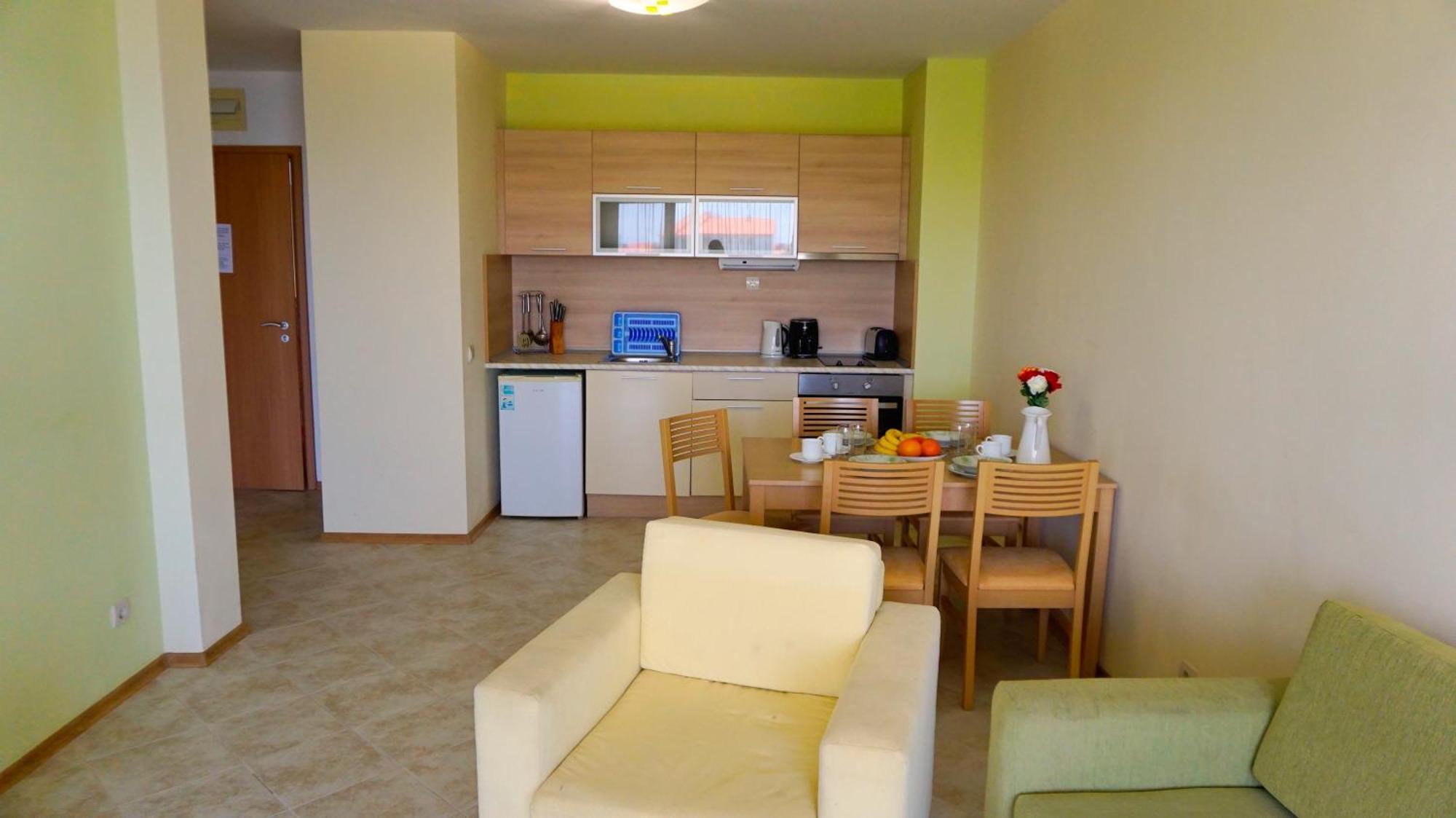 Морски Апартаменти Джулай Морнинг - July Morning Sea View Apartments Καβάρνα Δωμάτιο φωτογραφία